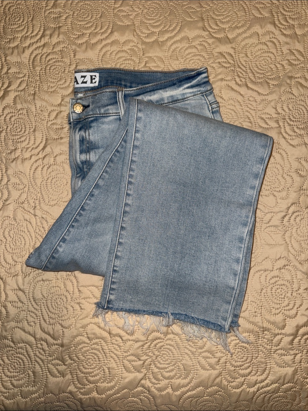 Light Wash Ankle Crop Jeans with Raw Hem